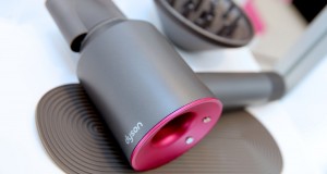 Утренняя революция: как фен Dyson превращает сложную укладку в минутное дело Утренняя революция: как фен Dyson превращает сложную укладку в минутное дело